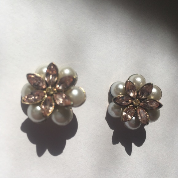 Vintage Pearl with Pink Sparkle Flower Earrings - Picture 3 of 3